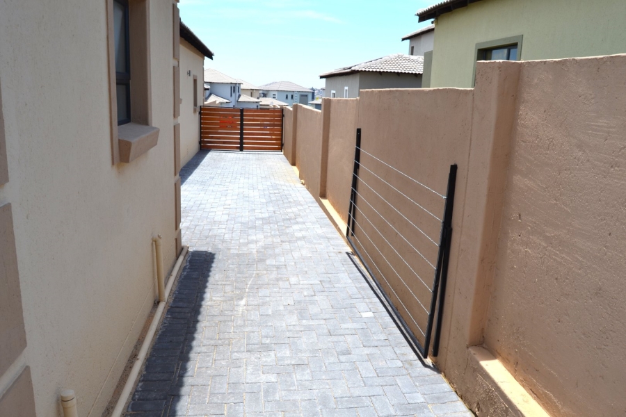 3 Bedroom Property for Sale in Thatchfield Hills Gauteng