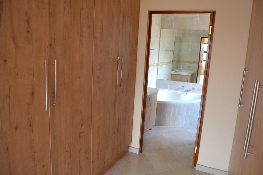 3 Bedroom Property for Sale in Thatchfield Hills Gauteng