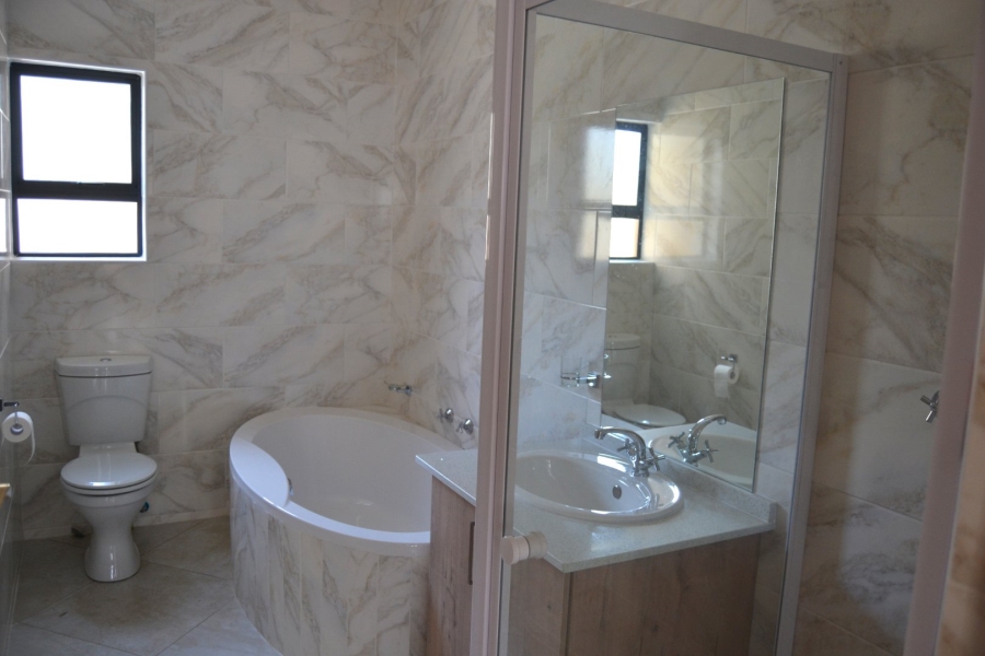 3 Bedroom Property for Sale in Thatchfield Hills Gauteng