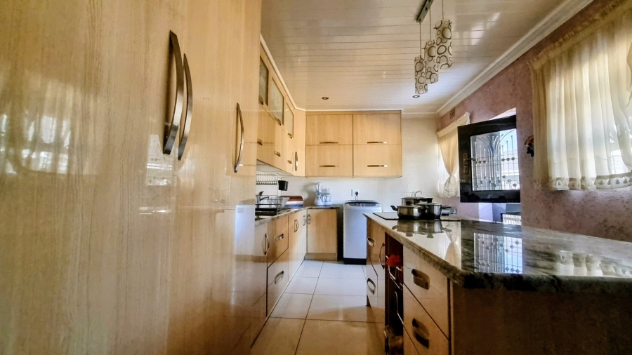 3 Bedroom Property for Sale in Sonland Park Gauteng