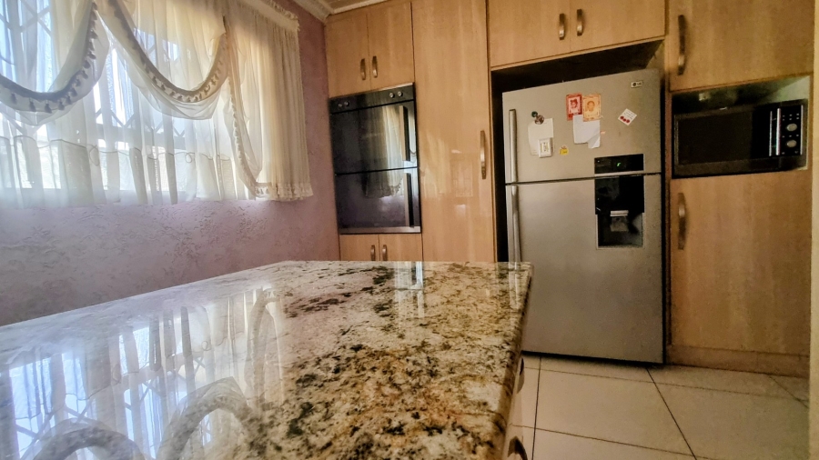 3 Bedroom Property for Sale in Sonland Park Gauteng