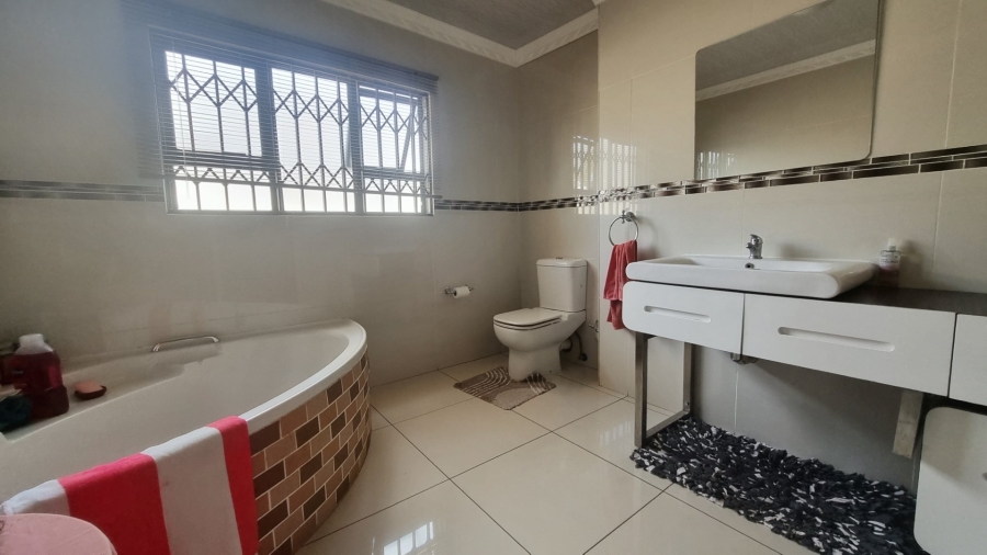 3 Bedroom Property for Sale in Sonland Park Gauteng