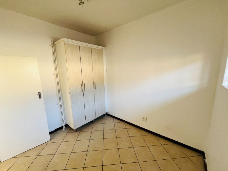 2 Bedroom Property for Sale in Erand Gardens Gauteng