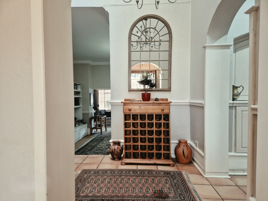  Bedroom Property for Sale in Nieuw Muckleneuk Gauteng