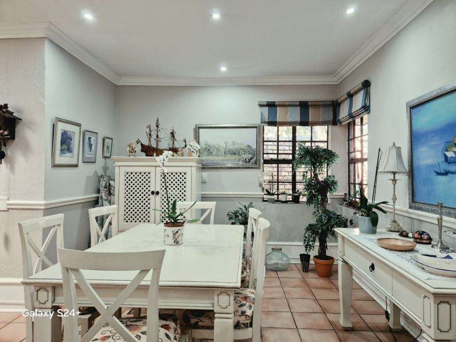  Bedroom Property for Sale in Nieuw Muckleneuk Gauteng