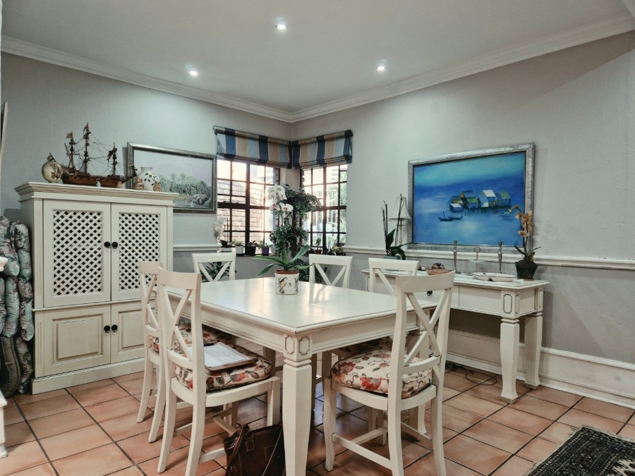  Bedroom Property for Sale in Nieuw Muckleneuk Gauteng