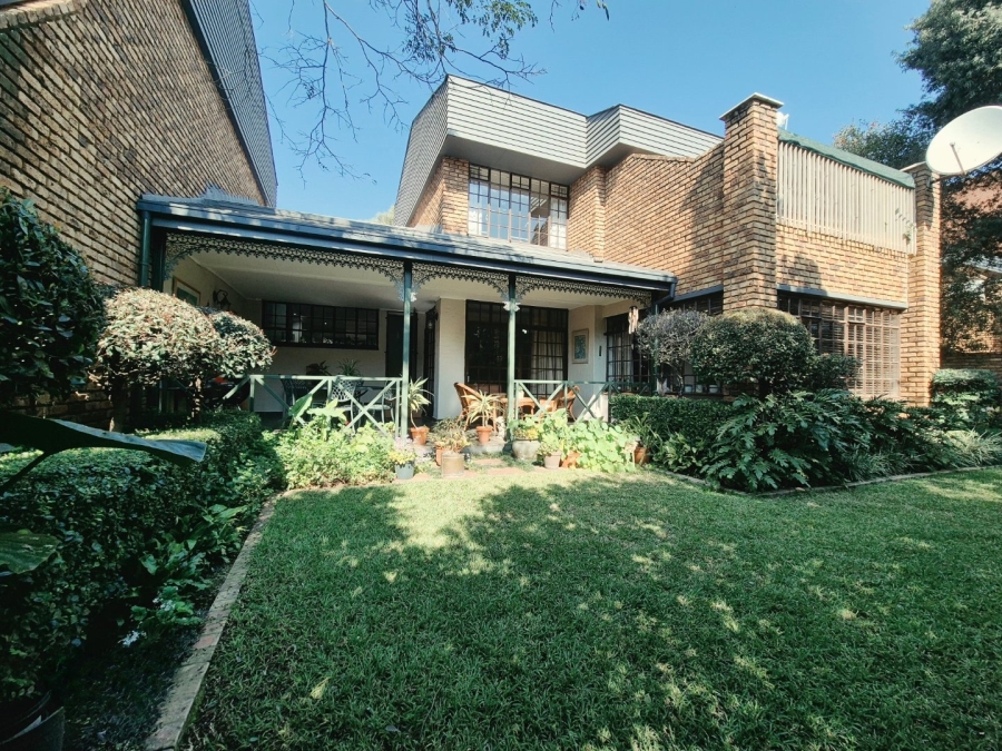  Bedroom Property for Sale in Nieuw Muckleneuk Gauteng