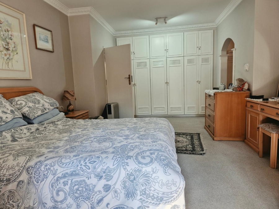  Bedroom Property for Sale in Nieuw Muckleneuk Gauteng