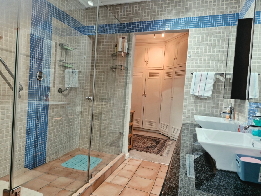  Bedroom Property for Sale in Nieuw Muckleneuk Gauteng