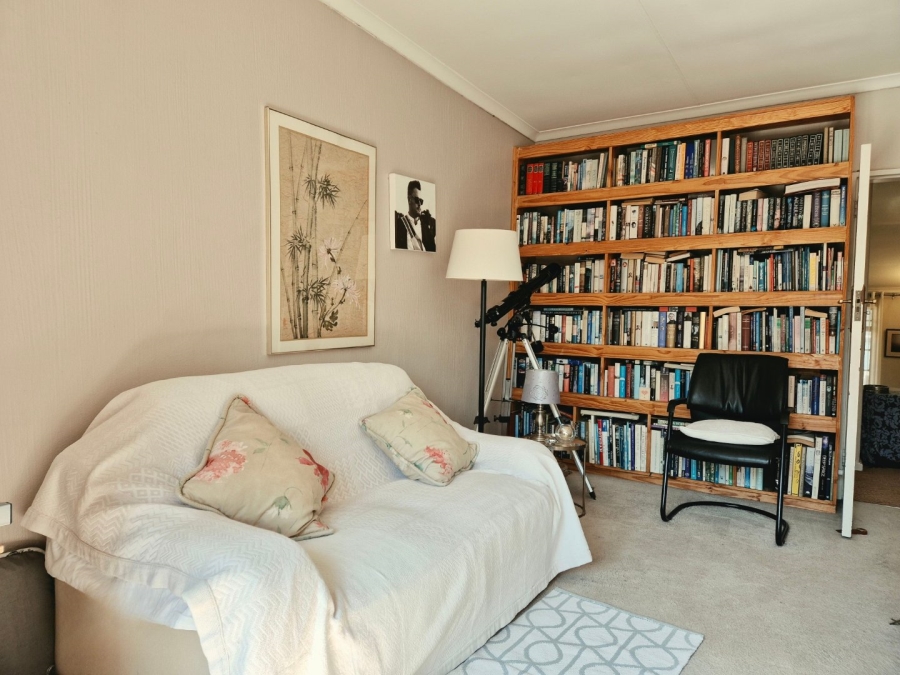  Bedroom Property for Sale in Nieuw Muckleneuk Gauteng
