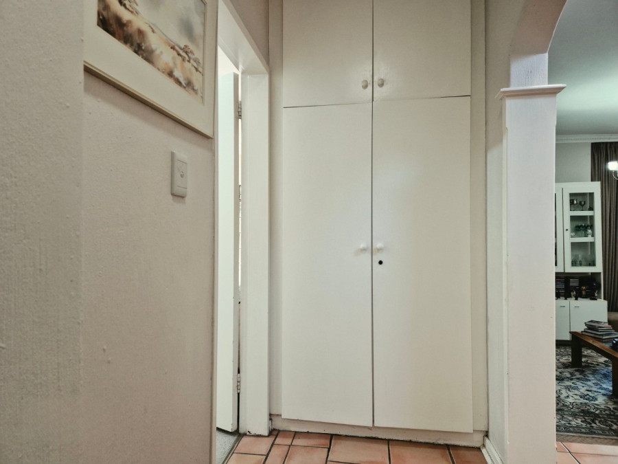  Bedroom Property for Sale in Nieuw Muckleneuk Gauteng