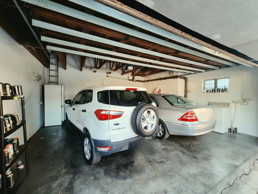  Bedroom Property for Sale in Nieuw Muckleneuk Gauteng