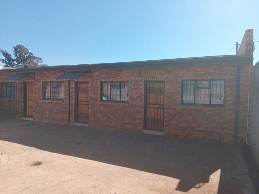 8 Bedroom Property for Sale in Buhle Park Gauteng