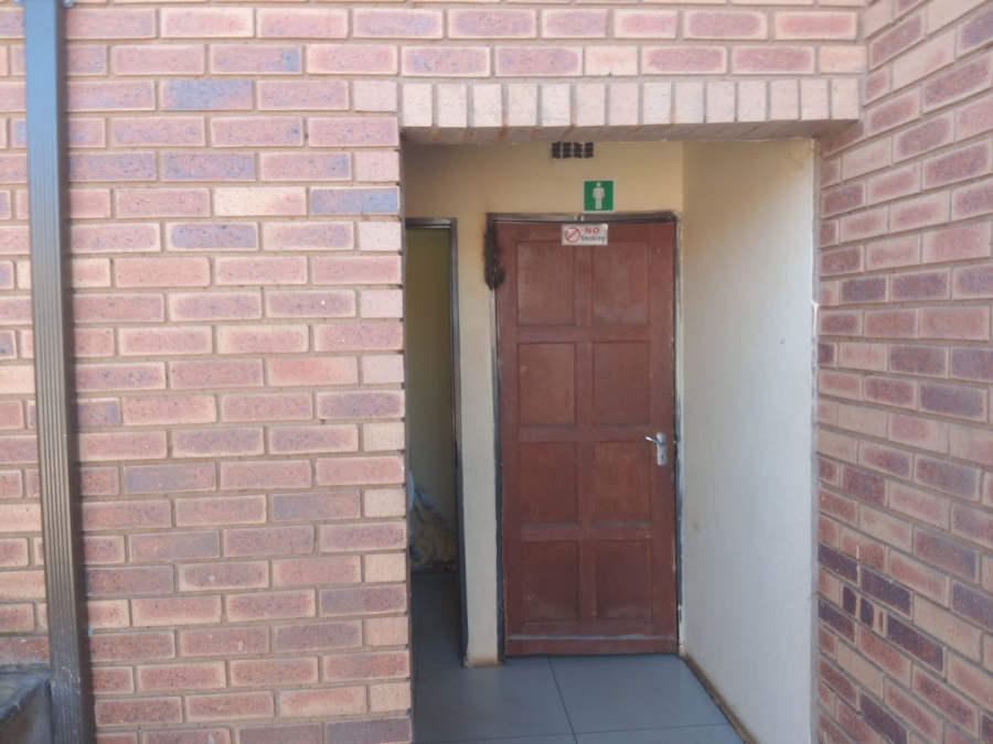 8 Bedroom Property for Sale in Buhle Park Gauteng