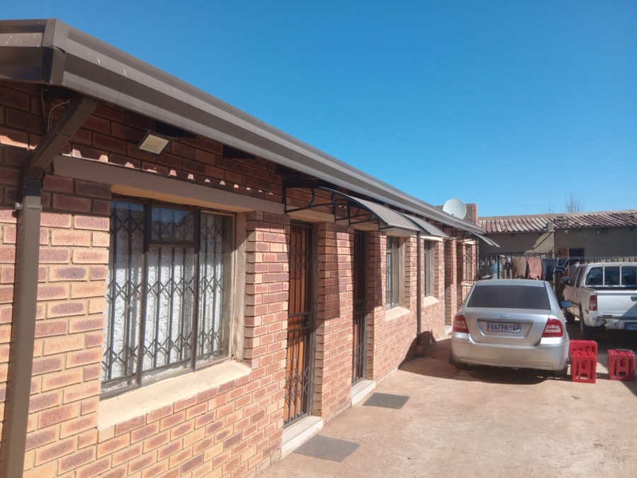 8 Bedroom Property for Sale in Buhle Park Gauteng
