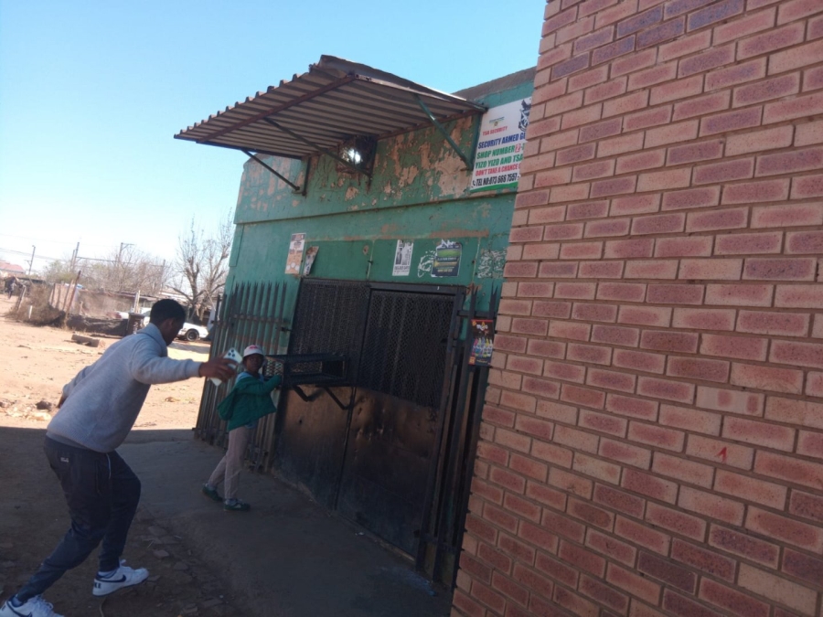 8 Bedroom Property for Sale in Buhle Park Gauteng