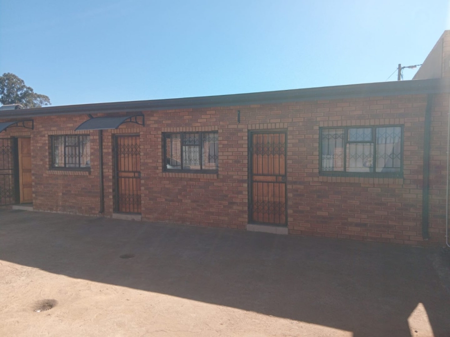 8 Bedroom Property for Sale in Buhle Park Gauteng