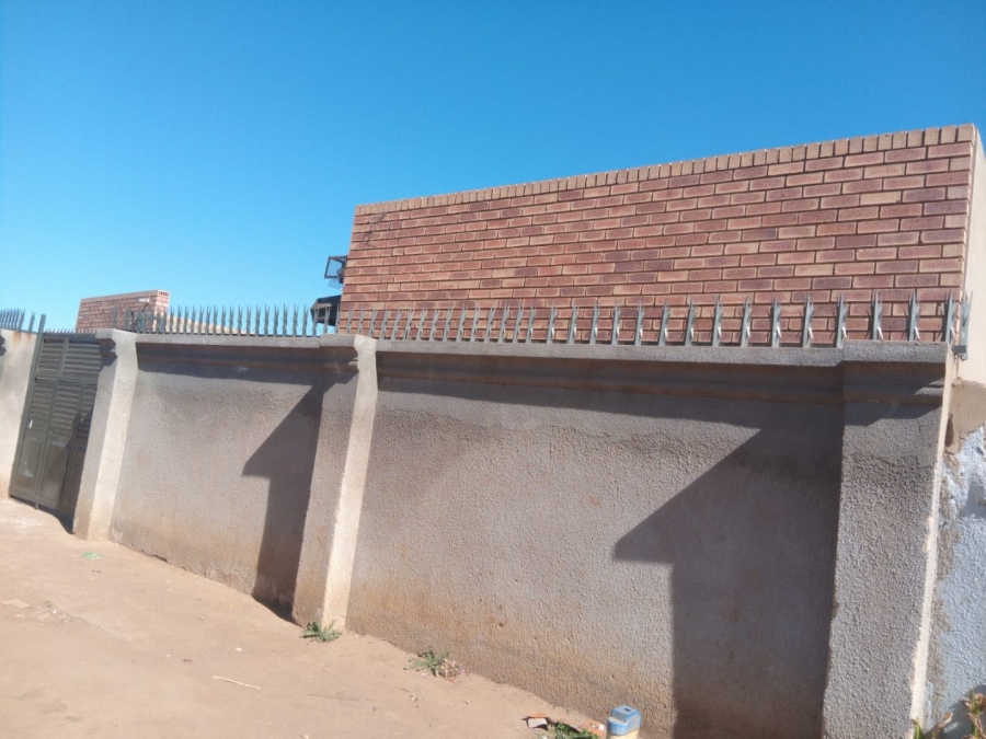 8 Bedroom Property for Sale in Buhle Park Gauteng