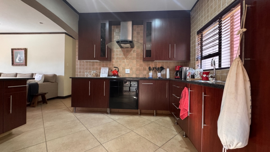 3 Bedroom Property for Sale in Three Rivers Proper Gauteng