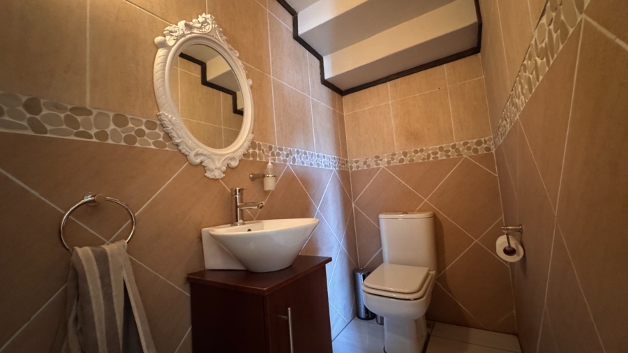 3 Bedroom Property for Sale in Three Rivers Proper Gauteng