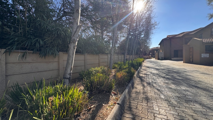 3 Bedroom Property for Sale in Three Rivers Proper Gauteng