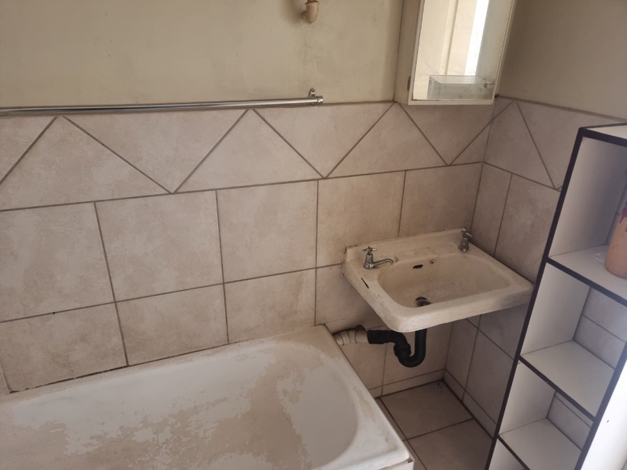 1 Bedroom Property for Sale in Daspoort Gauteng
