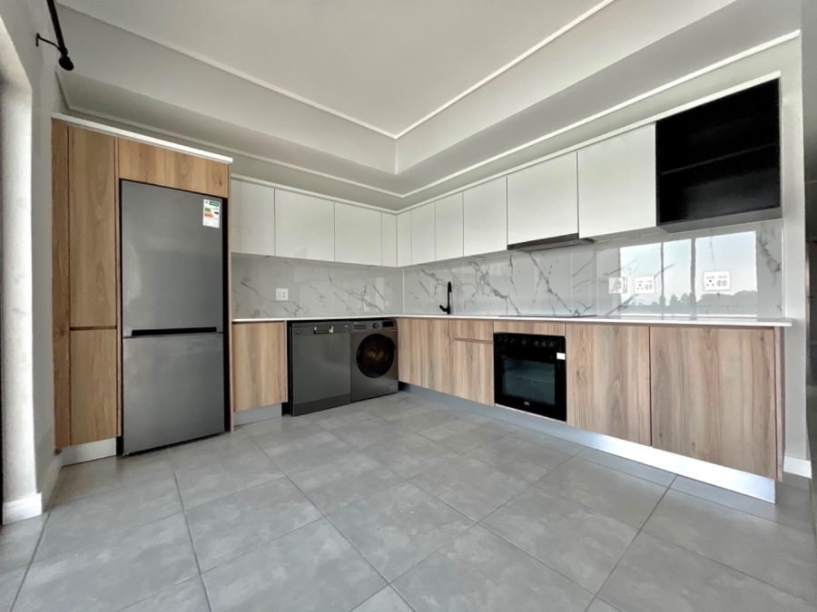 To Let 3 Bedroom Property for Rent in Woodmead Gauteng