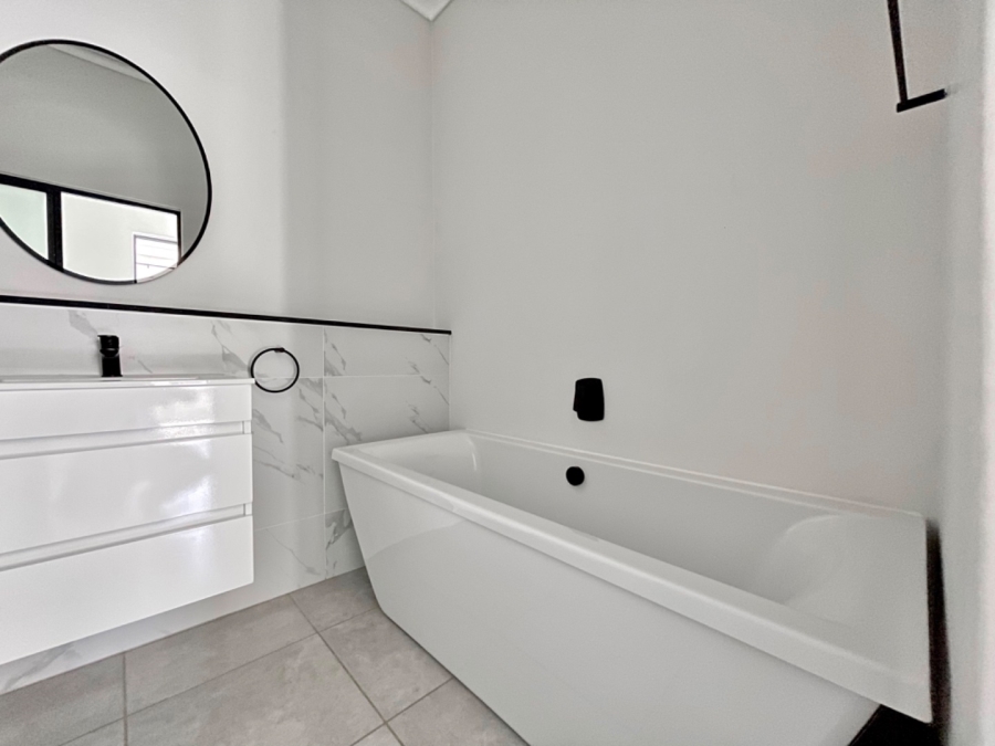 To Let 3 Bedroom Property for Rent in Woodmead Gauteng