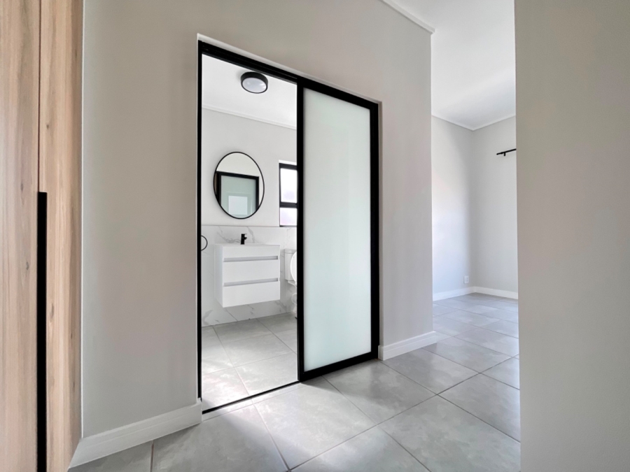 To Let 3 Bedroom Property for Rent in Woodmead Gauteng