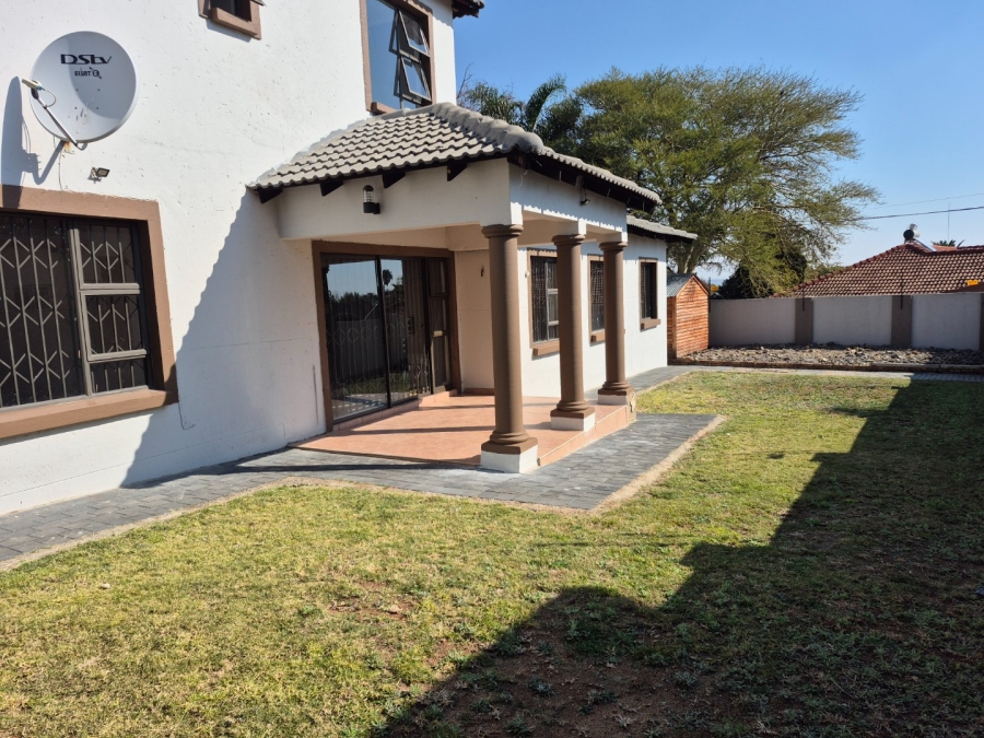 To Let 5 Bedroom Property for Rent in The Reeds Gauteng
