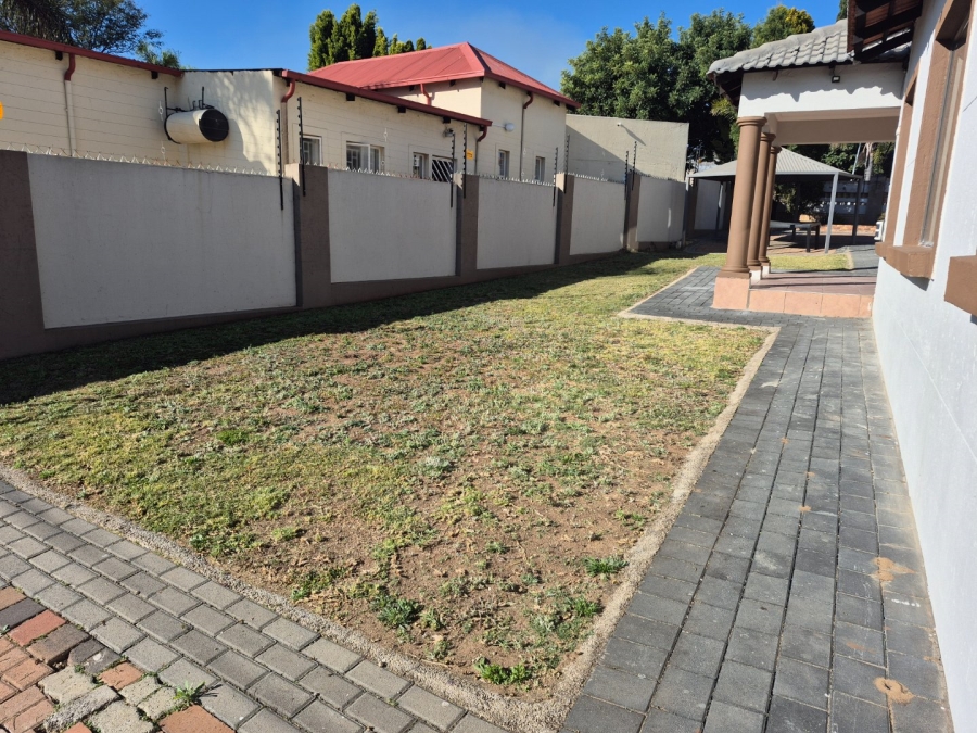 To Let 5 Bedroom Property for Rent in The Reeds Gauteng