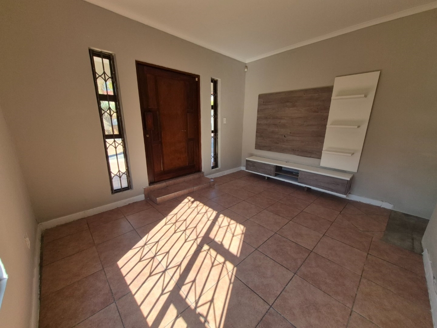To Let 5 Bedroom Property for Rent in The Reeds Gauteng