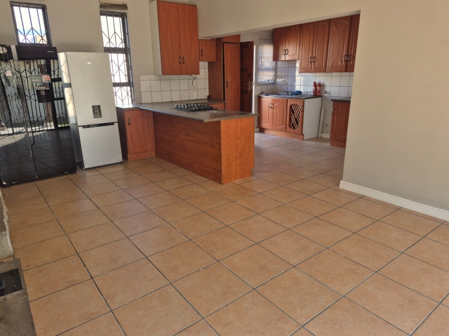 To Let 5 Bedroom Property for Rent in The Reeds Gauteng