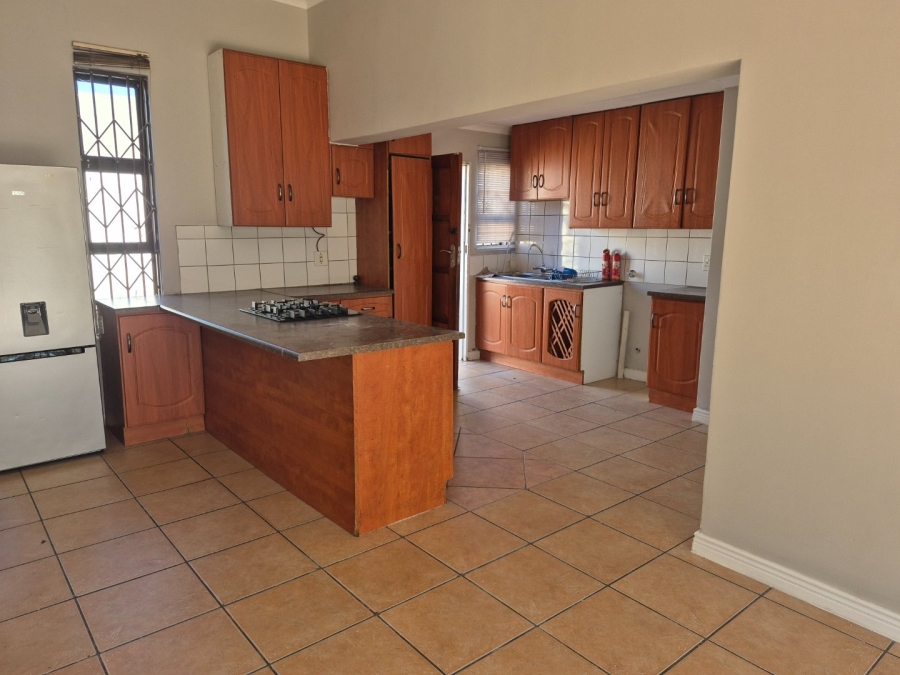 To Let 5 Bedroom Property for Rent in The Reeds Gauteng