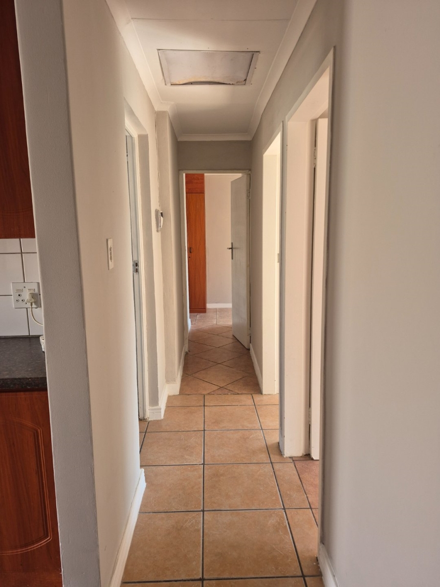 To Let 5 Bedroom Property for Rent in The Reeds Gauteng