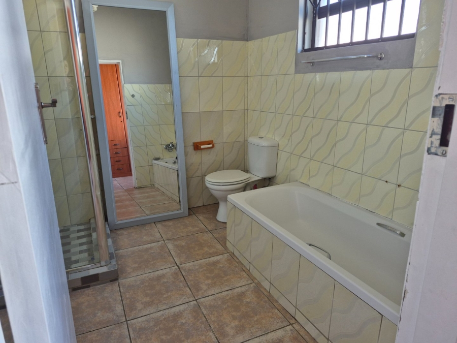 To Let 5 Bedroom Property for Rent in The Reeds Gauteng