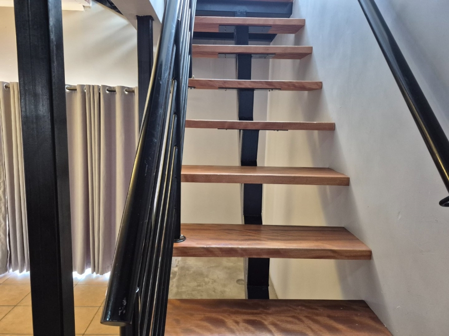 To Let 5 Bedroom Property for Rent in The Reeds Gauteng