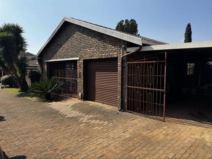3 Bedroom Property for Sale in Birch Acres Gauteng