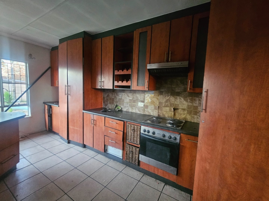 3 Bedroom Property for Sale in Crystal Park Gauteng