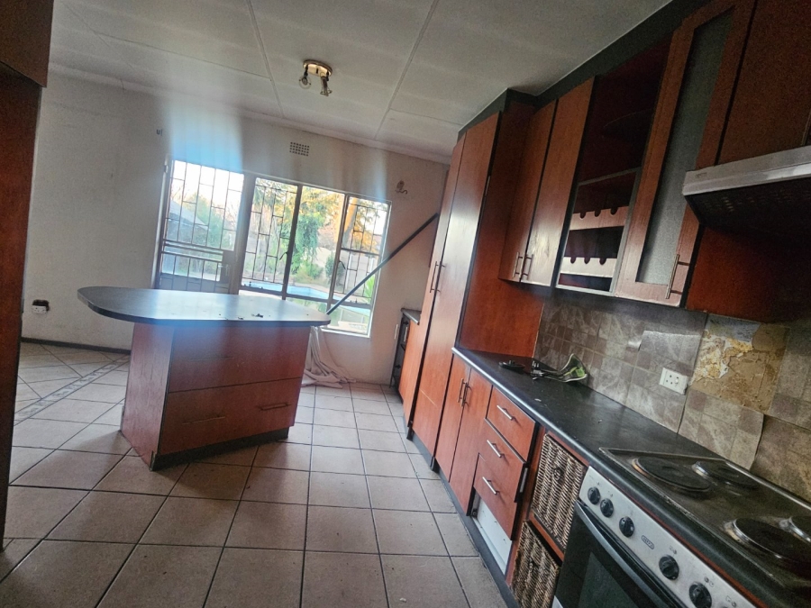 3 Bedroom Property for Sale in Crystal Park Gauteng