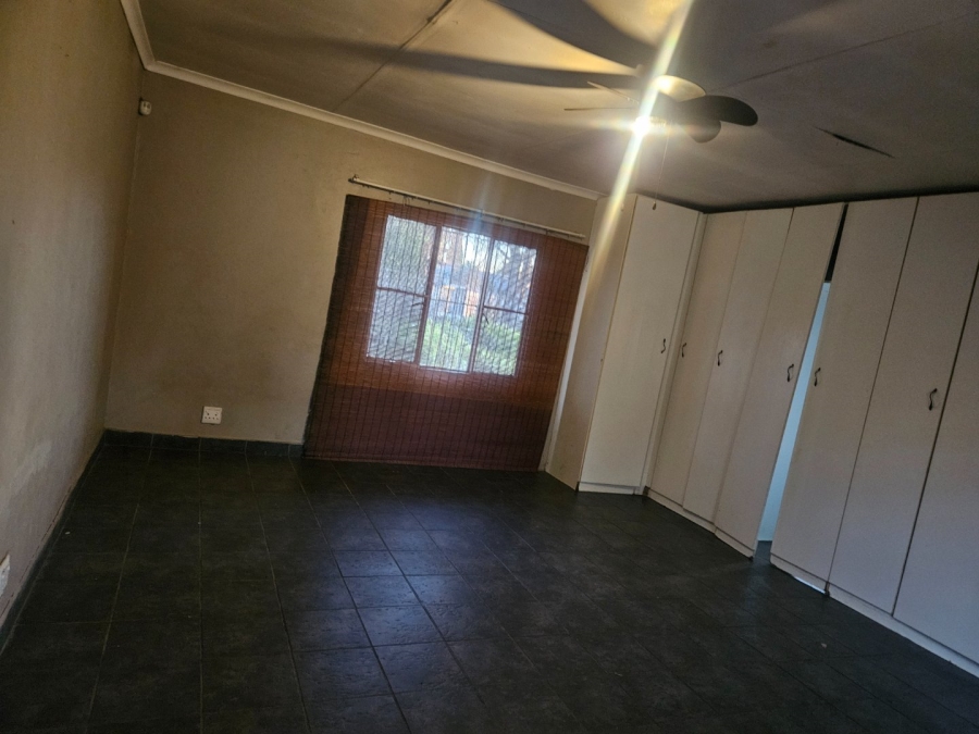 3 Bedroom Property for Sale in Crystal Park Gauteng