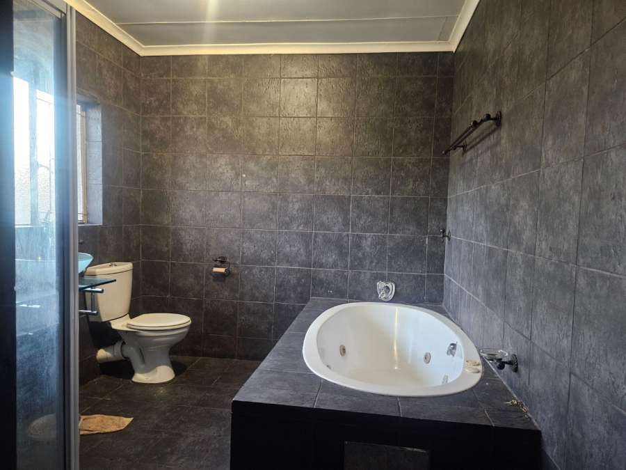 3 Bedroom Property for Sale in Crystal Park Gauteng