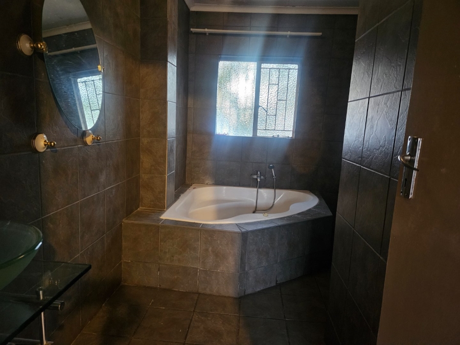 3 Bedroom Property for Sale in Crystal Park Gauteng