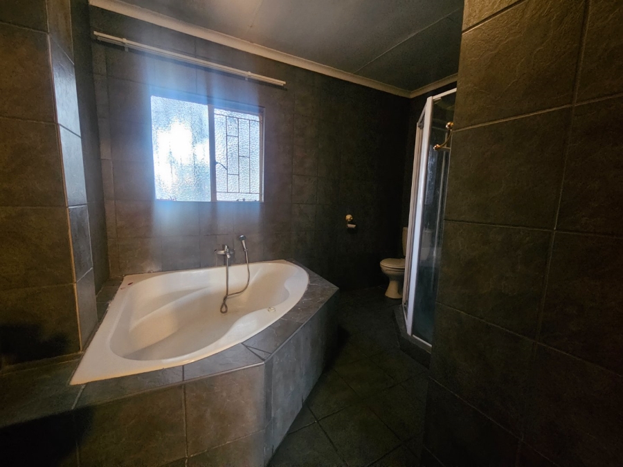 3 Bedroom Property for Sale in Crystal Park Gauteng