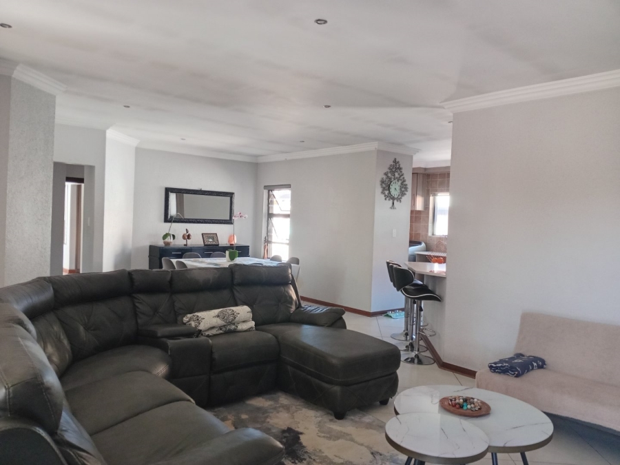 3 Bedroom Property for Sale in Rua Vista Gauteng