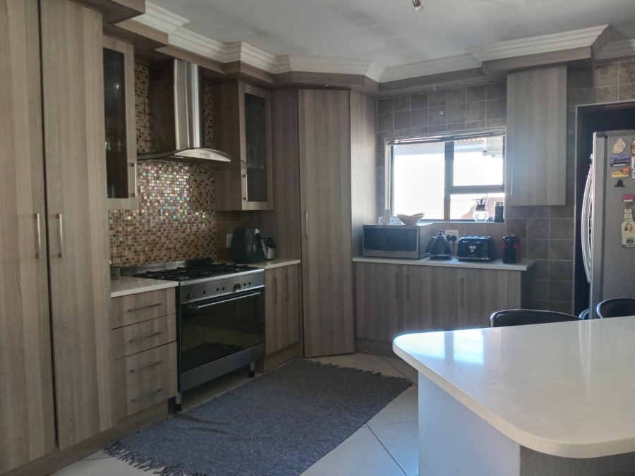 3 Bedroom Property for Sale in Rua Vista Gauteng