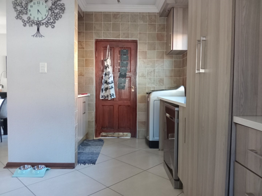 3 Bedroom Property for Sale in Rua Vista Gauteng