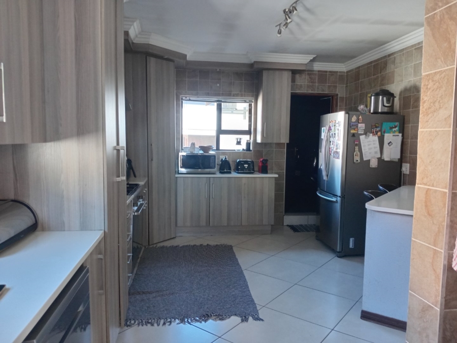 3 Bedroom Property for Sale in Rua Vista Gauteng