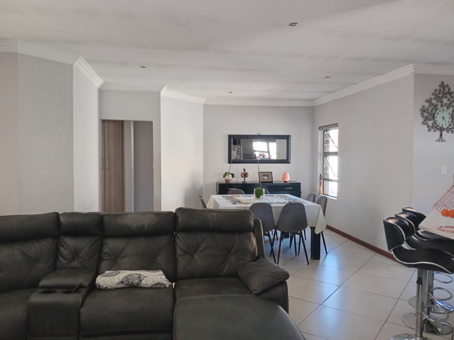 3 Bedroom Property for Sale in Rua Vista Gauteng