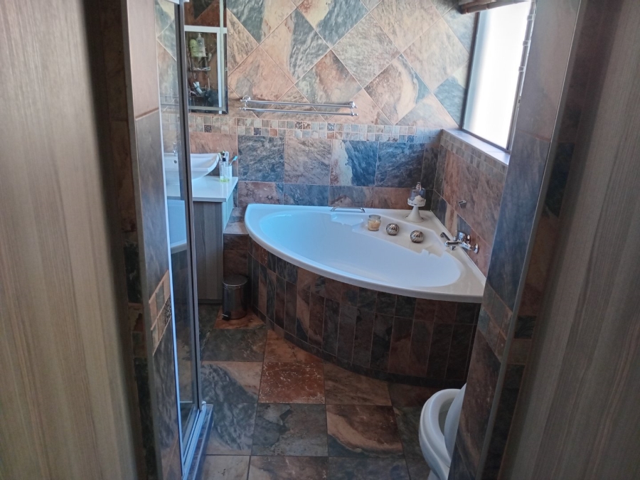 3 Bedroom Property for Sale in Rua Vista Gauteng